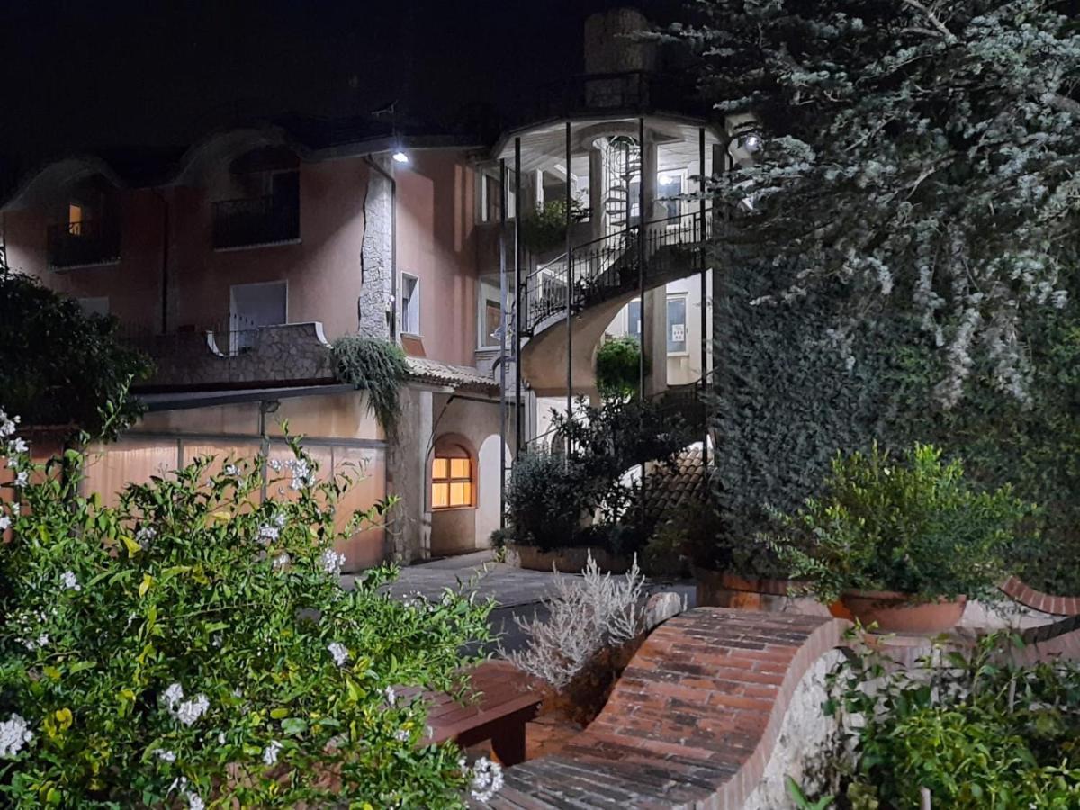 Parco Sogni D'Oro Aparthotel Montella Kültér fotó